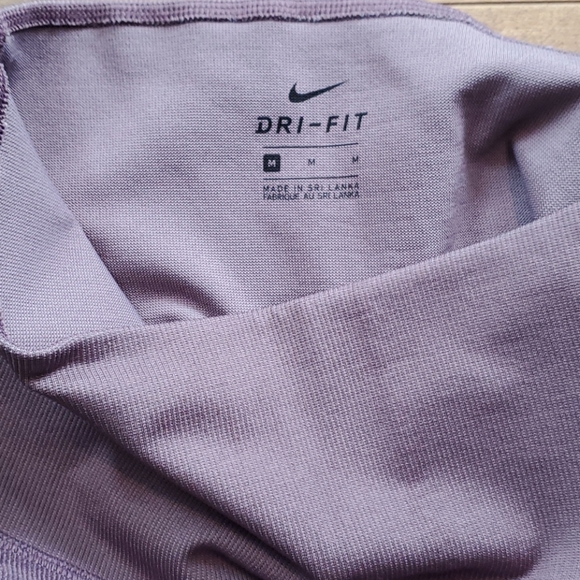 Nike Crops - Picture 2 of 2